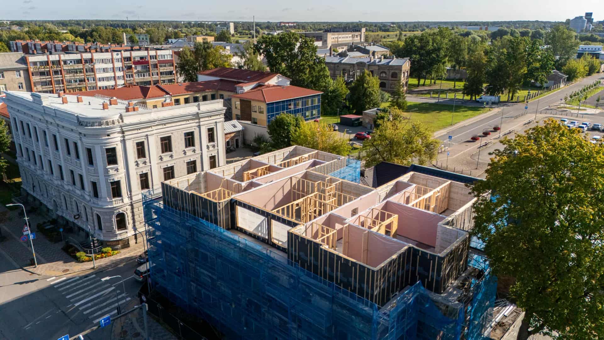 Trešā stāva izbūve esošas ēkas renovācijā